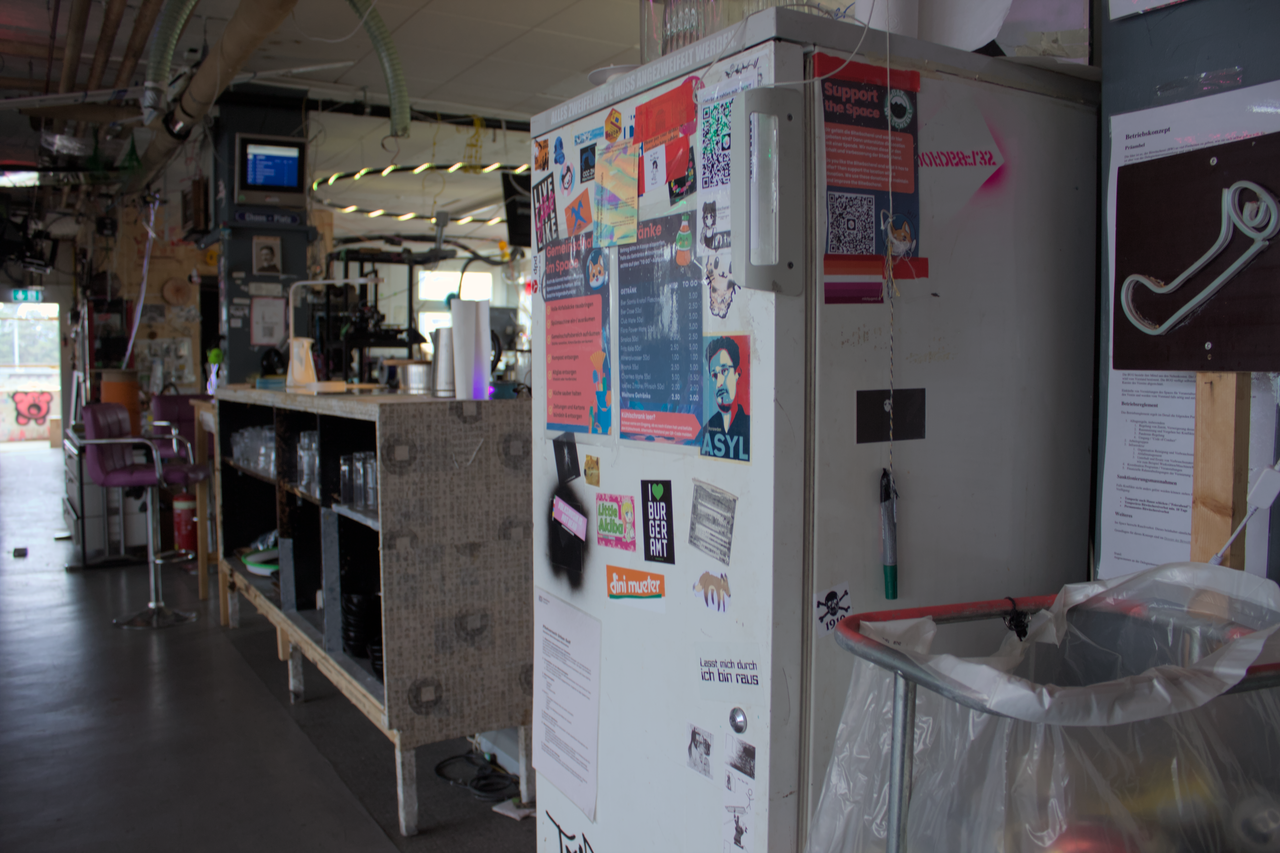 Stock photo of Fridge, Bitwaescherei, 2025-03.png for the Antelope Valley, not a photo of a listed shop
